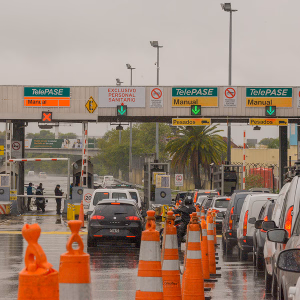 ¿Cómo se llama el que trabaja en un peaje?