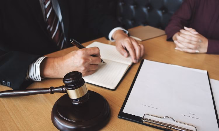 ¿Qué se necesita para ser psicólogo jurídico?