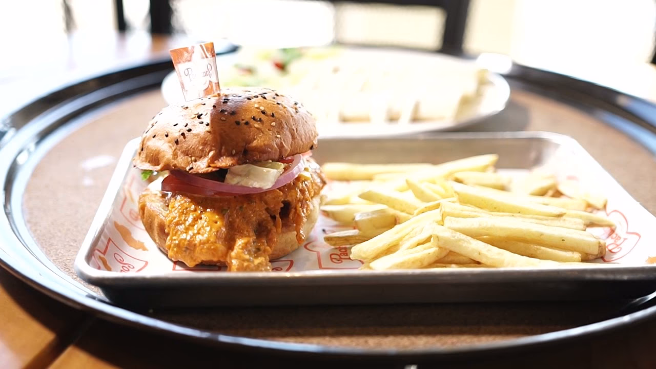 ¿Cuál es la diferencia entre un runner y un mesero?