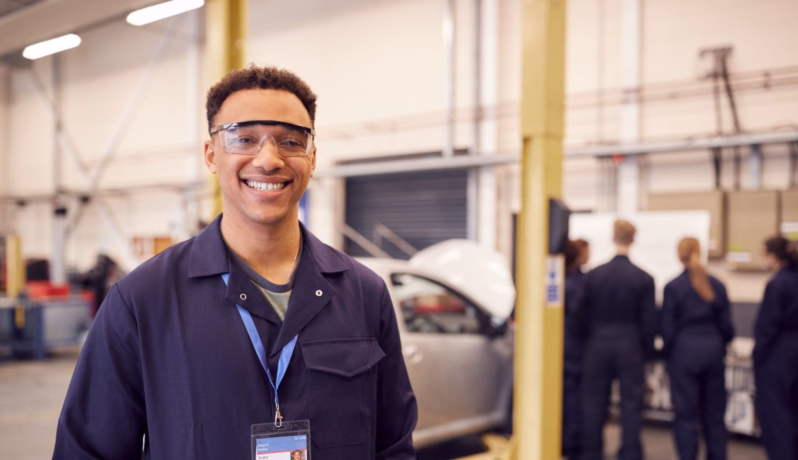 ¿Quién es el CEO de la empresa RHI?