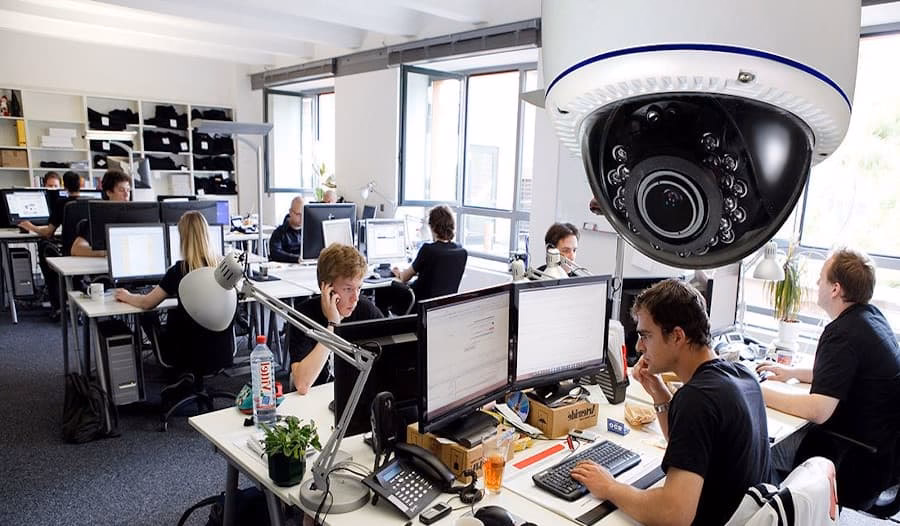 ¿Dónde no se puede poner una cámara de seguridad en el trabajo?