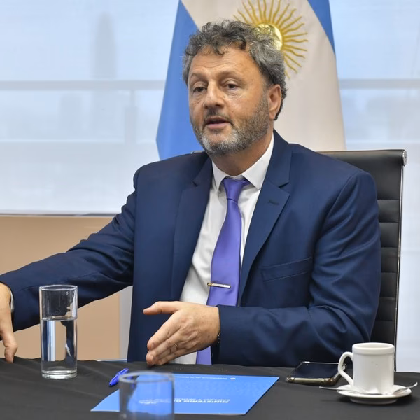 ¿Quién está a cargo del Ministerio de Trabajo?