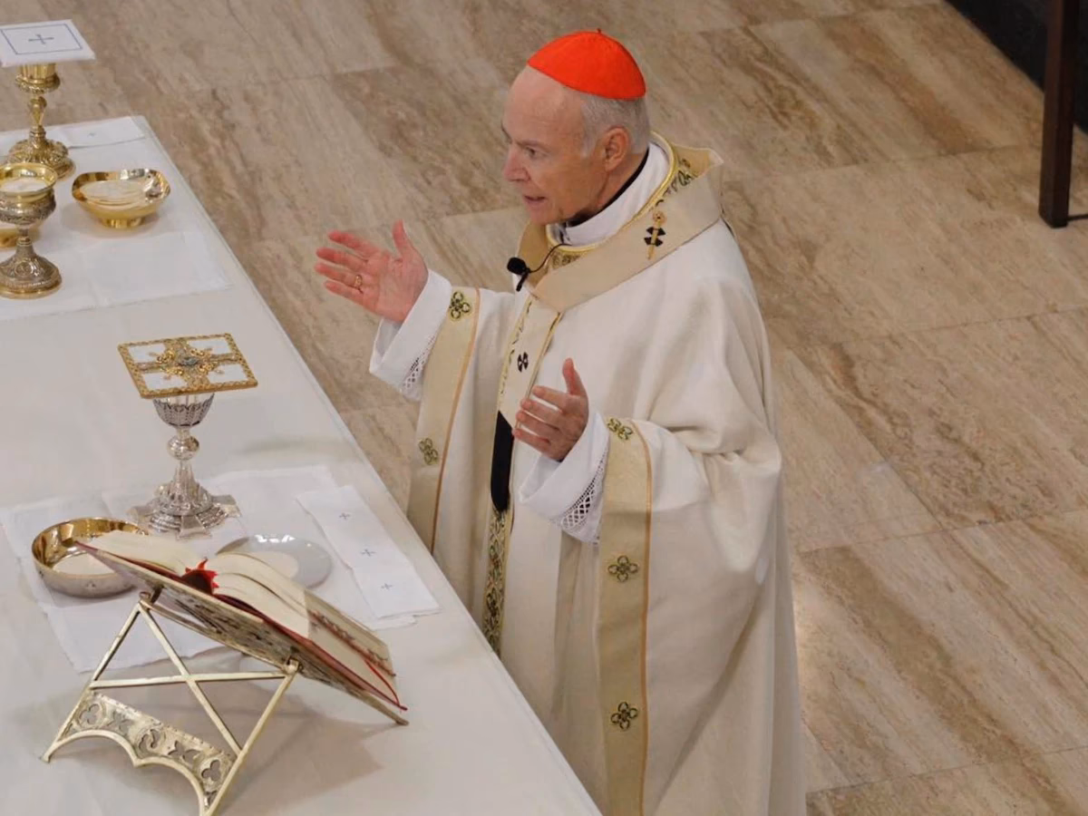 ¿Cuánto cobra un sacerdote por mes?