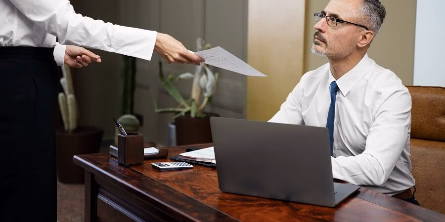 ¿Qué pasa si me suspenden del trabajo?