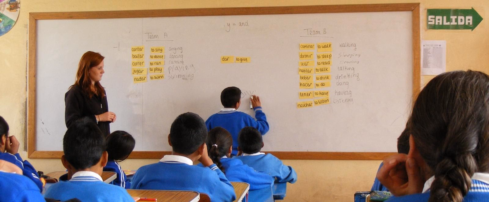 How much are teachers paid in Peru?