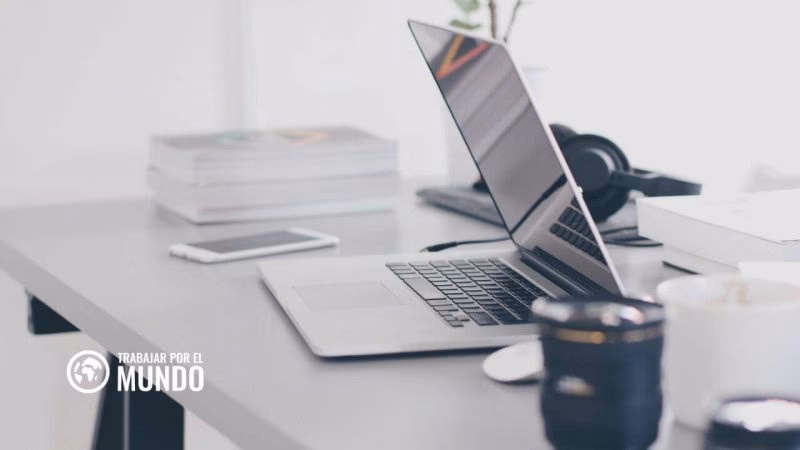 ¿Cuánto cobra un trabajador de una editorial?