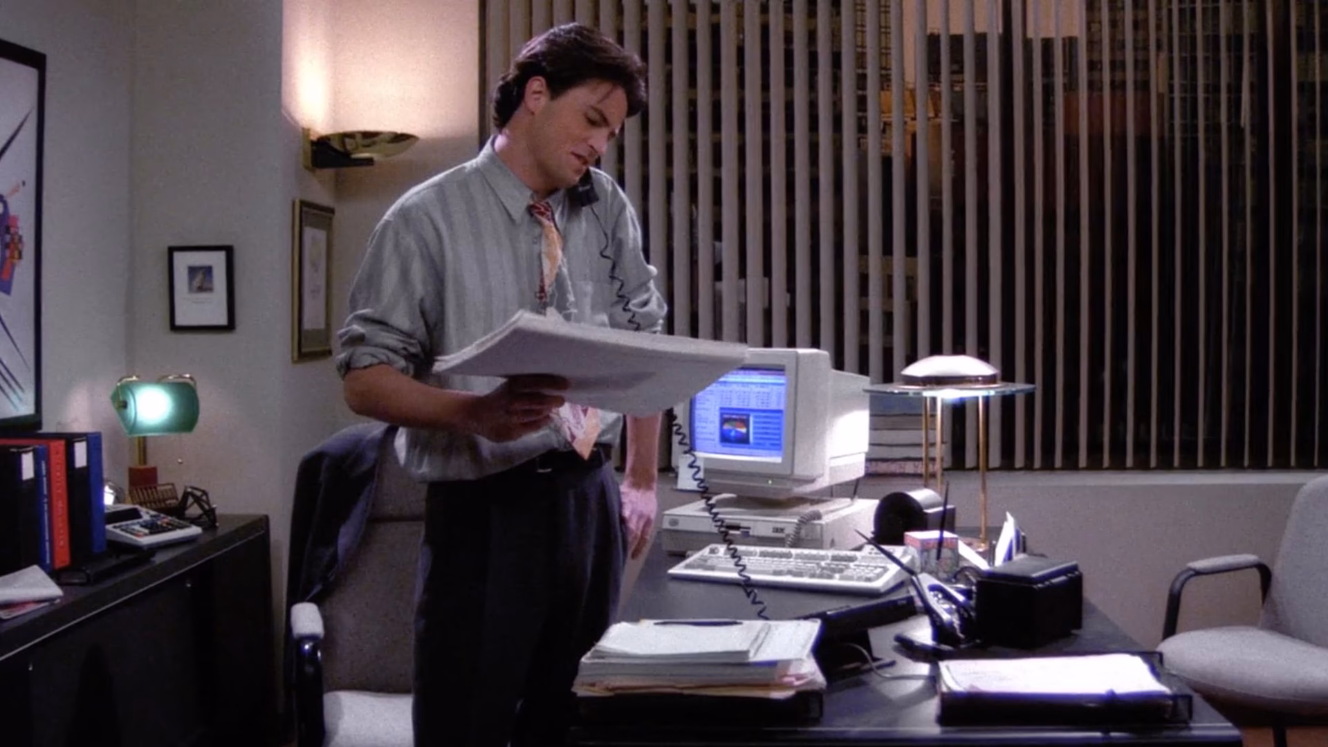 ¿Qué trabajo tiene Chandler?