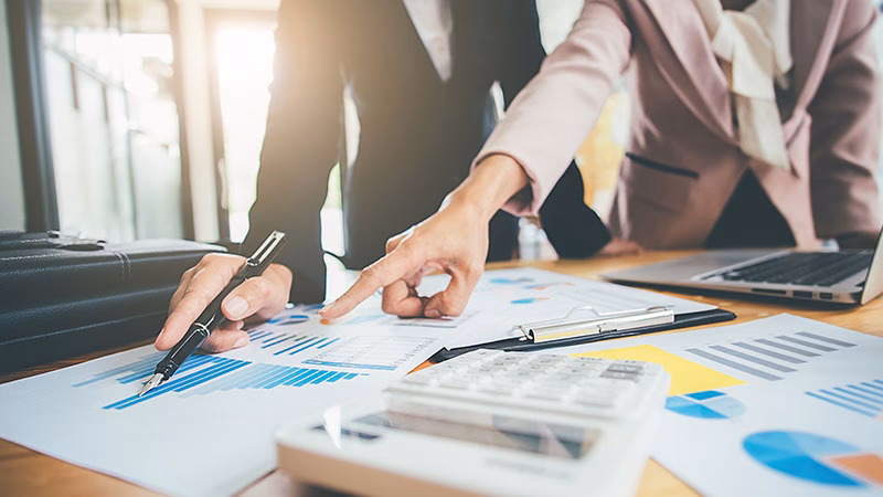 ¿Cuánto cobra un contador en Uruguay por servicio?