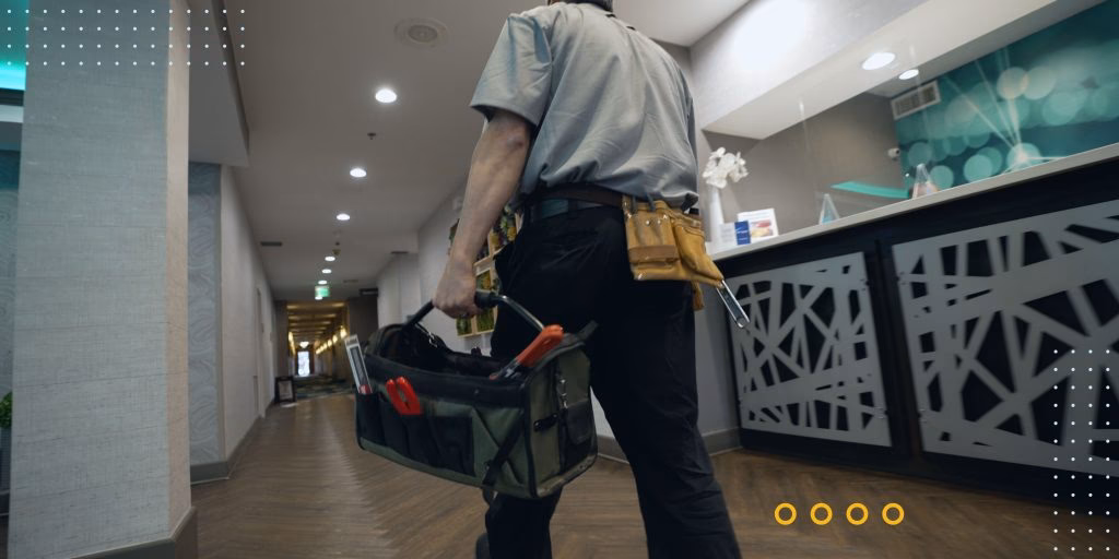 ¿Qué es una descripción de trabajo de mantenimiento de hotel?