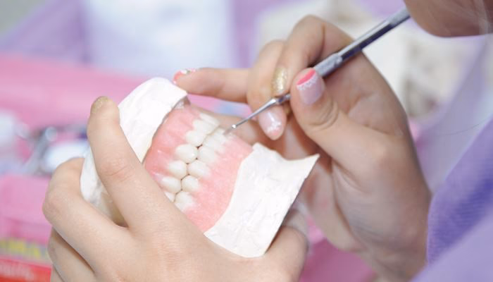 ¿Cuánto gana un mecánico dental en Estados Unidos?