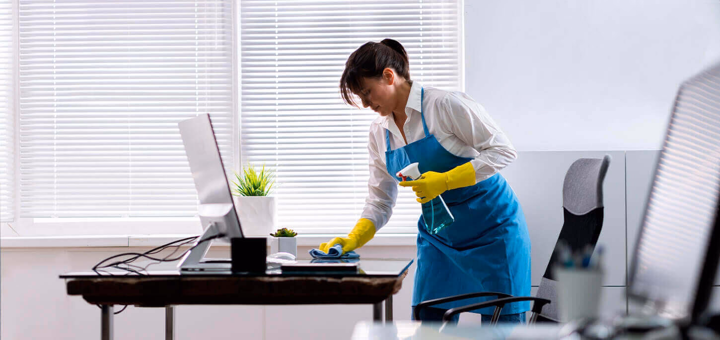 ¿Cuánto se puede cobrar para limpiar una oficina?