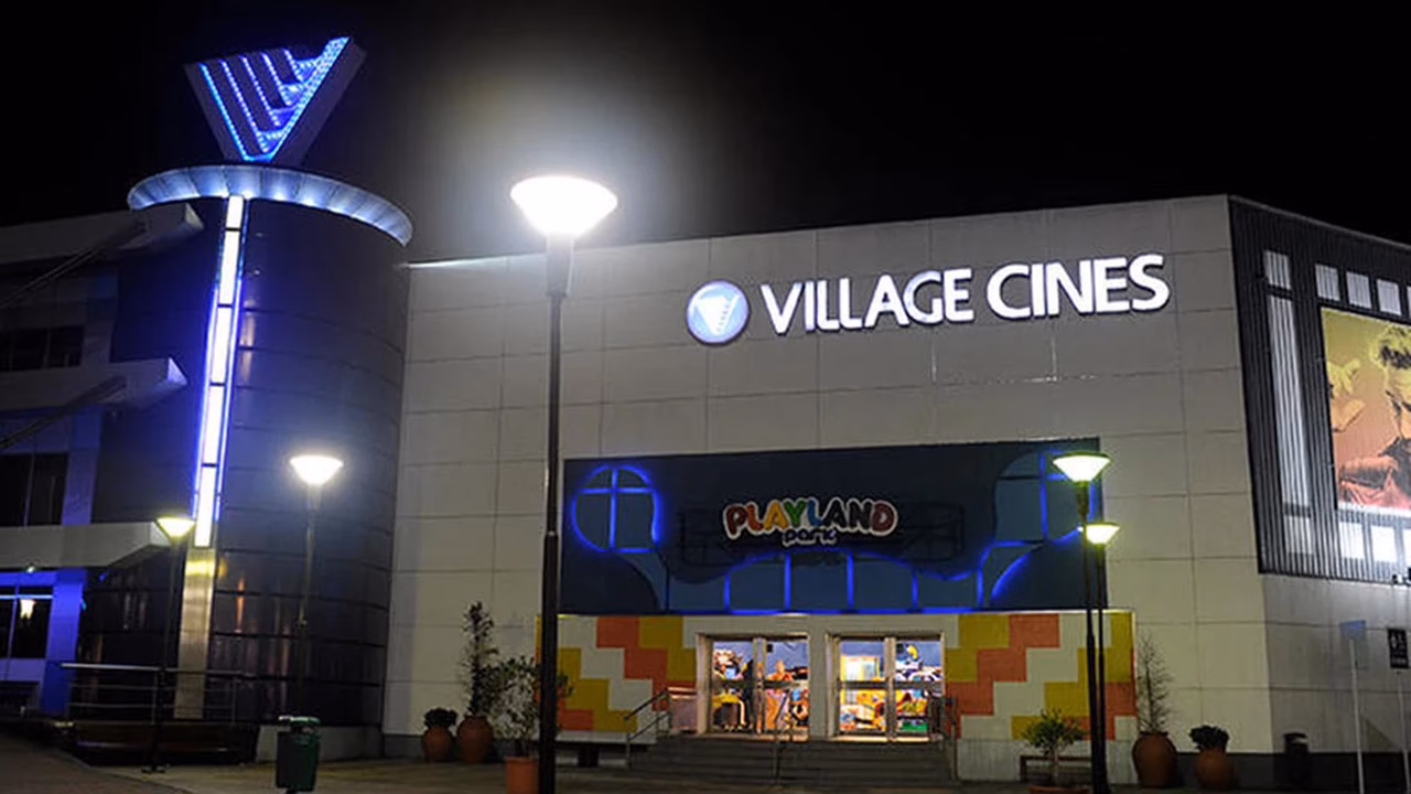 ¿Puede un joven de 16 años trabajar en un cine?