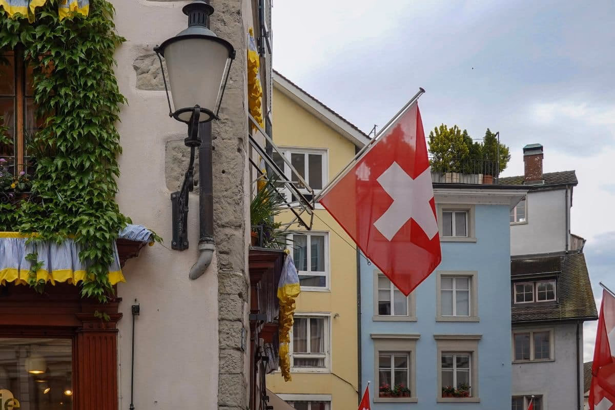 ¿Puedo trabajar remotamente para una empresa suiza?