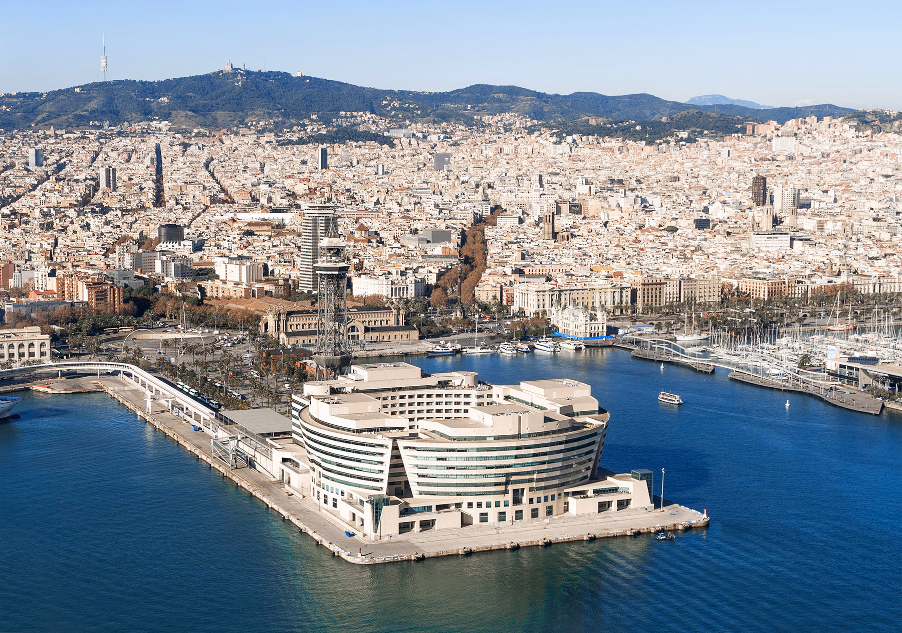 How many world trade centres are there in the world?